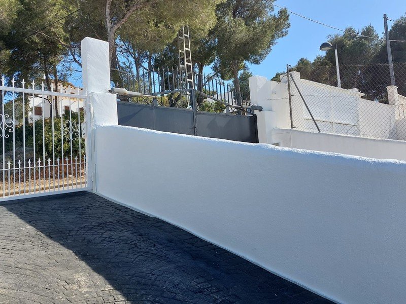 Entrada y Muro de Parcela en Jávea
