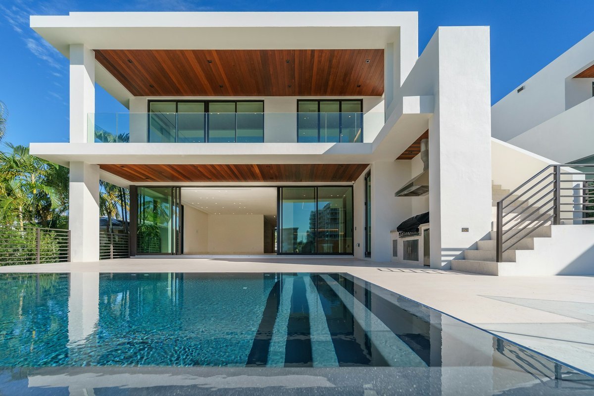 Villa mediterránea recién pintada en Costa Blanca